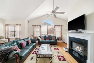 9802 Cynthia Ann Ct, Houston, TX 77025 - Photo 11