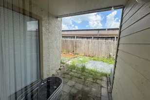 10075 Westpark Dr, Houston, TX 77042 - Photo 17