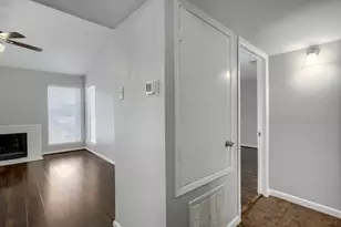 10075 Westpark Dr, Houston, TX 77042 - Photo 9