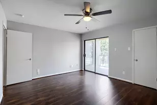 10075 Westpark Dr, Houston, TX 77042 - Photo 17