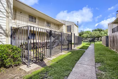 10075 Westpark Drive #17, Houston, TX 77042 - Photo 3