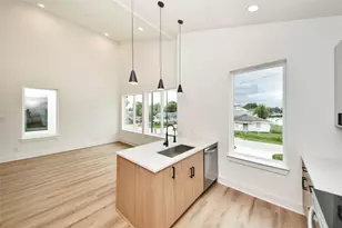 934 South Ln, Houston, TX 77088 - Photo 13