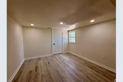 912 E 20th Street, Georgetown, TX 78626 - Photo 9