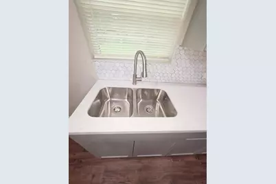 7343 Le Havre Road, Houston, TX 77033 - Photo 9