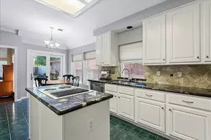 2810 Silver Bough Circle Circle, Houston, TX 77059 - Photo 9