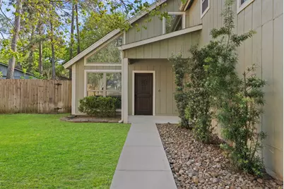 9 Lilium Court, The Woodlands, TX 77380 - Photo 3
