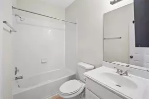 12920 Meadow Springs Dr, Pearland, TX 77584 - Photo 11