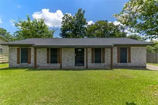 117 Cannon St, Clute, TX 77531 - Photo 1