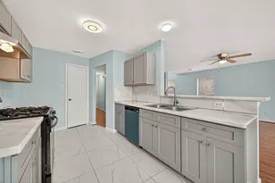 6710 Bellaire Gardens Dr, Houston, TX 77072 - Photo 17