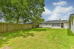 4427 Saffron Ln, Friendswood, TX 77546 - Photo 25