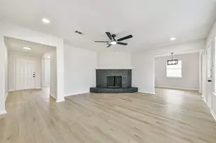 4427 Saffron Ln, Friendswood, TX 77546 - Photo 5