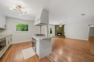 10658 Northbrook Dr, Houston, TX 77043 - Photo 11