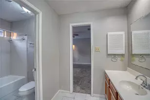 6323 Gladewell Dr, Houston, TX 77072 - Photo 9