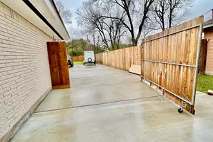1402 Norwood St, Deer Park, TX 77536 - Photo 31
