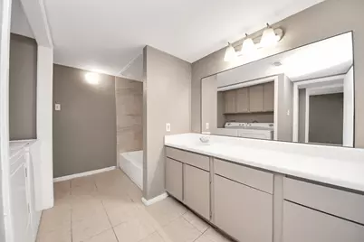 3105 Walnut Bend Ln #32, Houston, TX 77042 - Photo 17