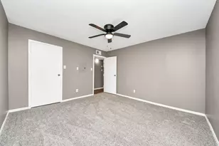3105 Walnut Bend Ln, Houston, TX 77042 - Photo 23