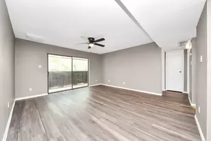 3105 Walnut Bend Ln, Houston, TX 77042 - Photo 3