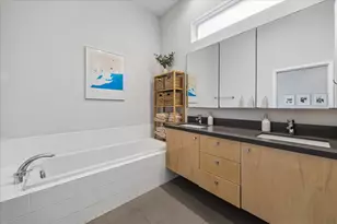 2211 Harvard St, Houston, TX 77008 - Photo 17