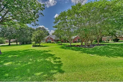 800 W Briarwood Drive, Brenham, TX 77833 - Photo 1