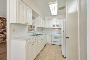 3980 Laura Leigh Dr, Friendswood, TX 77546 - Photo 9