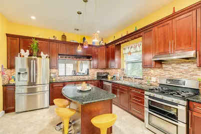 1625 Avenue M 1/2, Galveston, TX 77550 - Photo 11