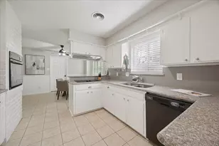 5422 Golf Dr, Houston, TX 77091 - Photo 19