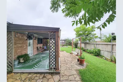 1629 Canary Circle, League City, TX 77573 - Photo 3