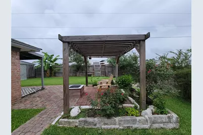 1629 Canary Circle, League City, TX 77573 - Photo 5