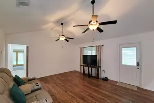 1629 Canary Cir, League City, TX 77573 - Photo 9
