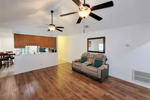 1629 Canary Cir, League City, TX 77573 - Photo 11