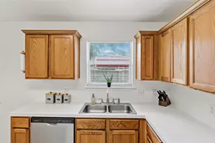 3304 Judythe Ct, Bryan, TX 77803 - Photo 13