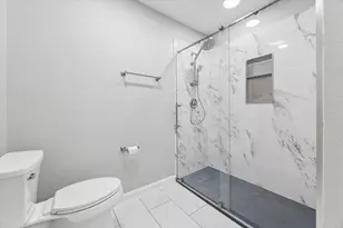 995 Memorial Village Dr, Houston, TX 77024 - Photo 13