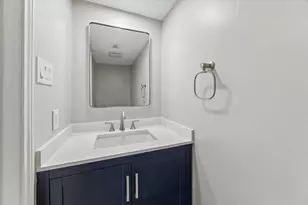995 Memorial Village Dr, Houston, TX 77024 - Photo 9