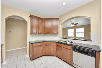 704 Harvard Pointe Drive, League City, TX 77573 - Photo 9