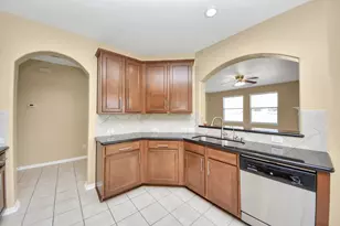 704 Harvard Pointe Dr, League City, TX 77573 - Photo 9