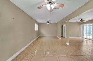 253 N Shanks St, Clute, TX 77531 - Photo 7