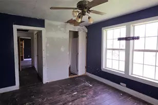 213 W Jackson St, West Columbia, TX 77486 - Photo 15