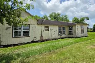 213 W Jackson St, West Columbia, TX 77486 - Photo 3