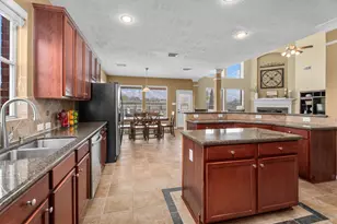 12503 Valley Cliff Ct, Tomball, TX 77377 - Photo 15