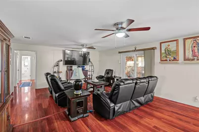 108 Spruce Street, Lake Jackson, TX 77566 - Photo 7