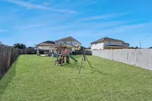 10803 Shannon Mills Ln, Houston, TX 77075 - Photo 15