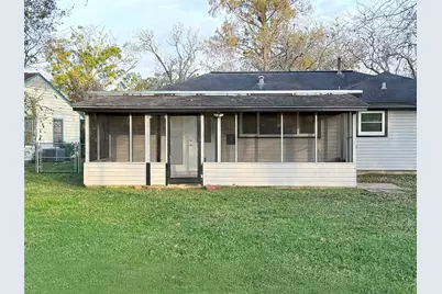 116 Cypress Street, Lake Jackson, TX 77566 - Photo 13