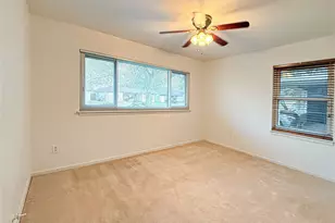 116 Cypress St, Lake Jackson, TX 77566 - Photo 11