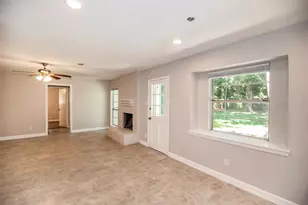 802 Wavecrest Ln, Houston, TX 77062 - Photo 11