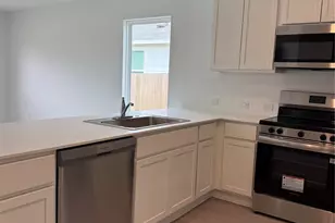 335 Parkin Ct, Conroe, TX 77303 - Photo 7