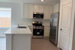 335 Parkin Ct, Conroe, TX 77303 - Photo 9