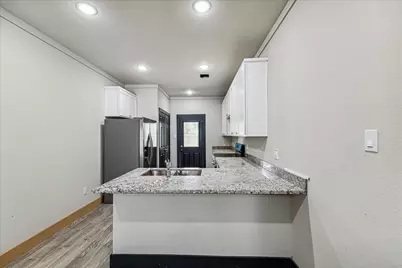 7914 Bowen Street, Houston, TX 77051 - Photo 3