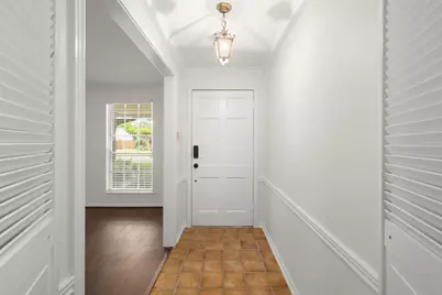 10715 Chevy Chase Drive, Houston, TX 77042 - Photo 5