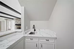 13903 Charlynn Oaks Dr, Houston, TX 77070 - Photo 9