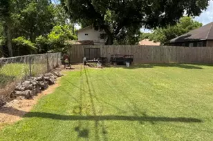 1020 10th St, Hempstead, TX 77445 - Photo 15